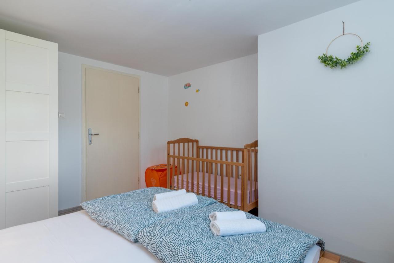 Apartment Hrabar Longo Trogir Kültér fotó